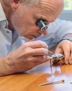 詹姆士·约翰森-西安百达翡丽维修中心制表师